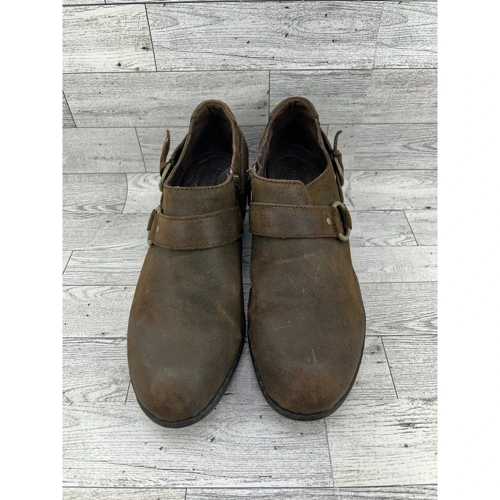 Born brown leather